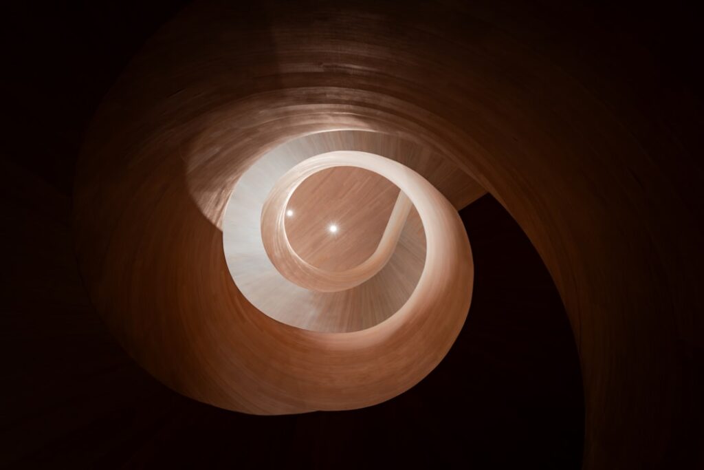 Pittige korte bob kapsels met laagjes aan de achterkant zijn helemaal van nu