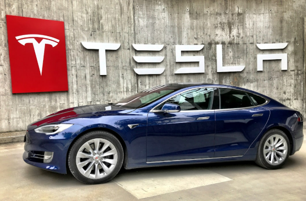 Zijn elektrische auto's in 2026 nog steeds de moeite waard? Een reële kostenvergelijking met benzine en hybride