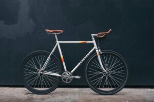 Fietsen en je lichaam, de onbesproken bijwerkingen van uren in het zadel