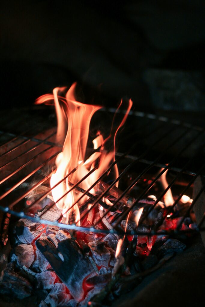 Van zomerse BBQ tot warme winteravond: zo haal je het hele jaar het meeste uit vuur