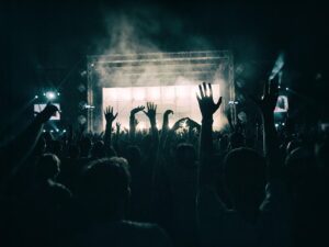 Hoe organiseer je een geslaagd bedrijfsfeest? Zo pak je het aan