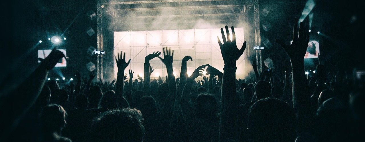 Hoe organiseer je een geslaagd bedrijfsfeest? Zo pak je het aan